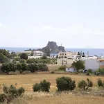 Ξενοδοχείο με διαμερίσματα Bill & Mike 4*